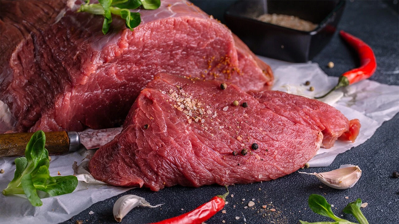 Как безопасно хранить мясо?