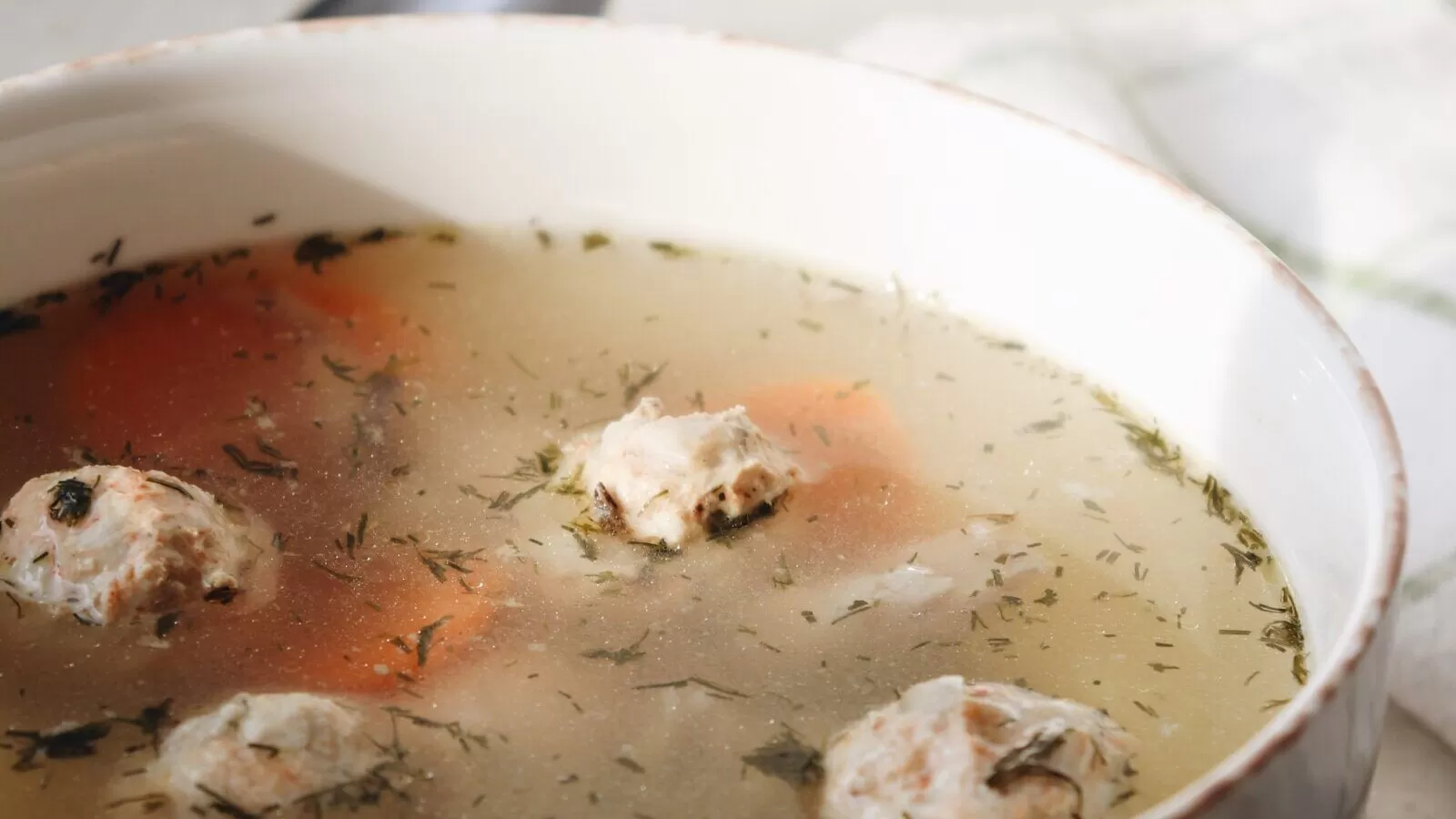 Ідеальний свинячий бульйон. Рецепт від УПП